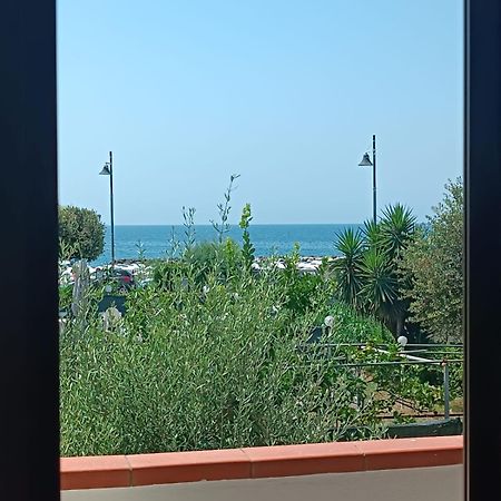 ホテル Profumo Di Mare フォルミア エクステリア 写真